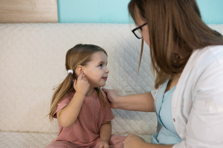 L’otite séreuse chez l’enfant : silencieuse mais pas anodine